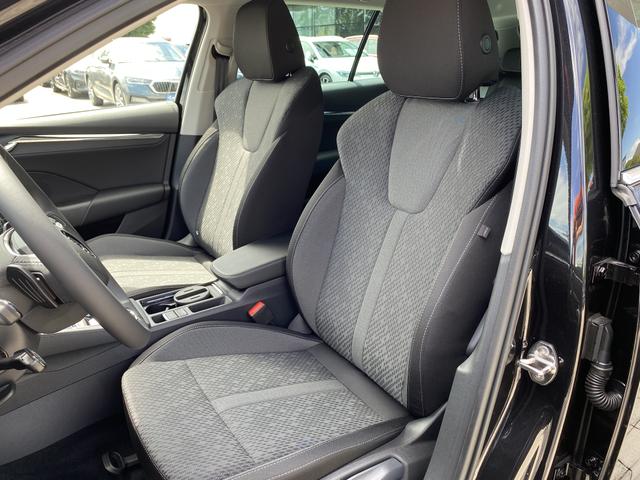 Skoda Octavia Combi Style 1.5 TSI e-TEC Fahrer und Beifahrersitze 