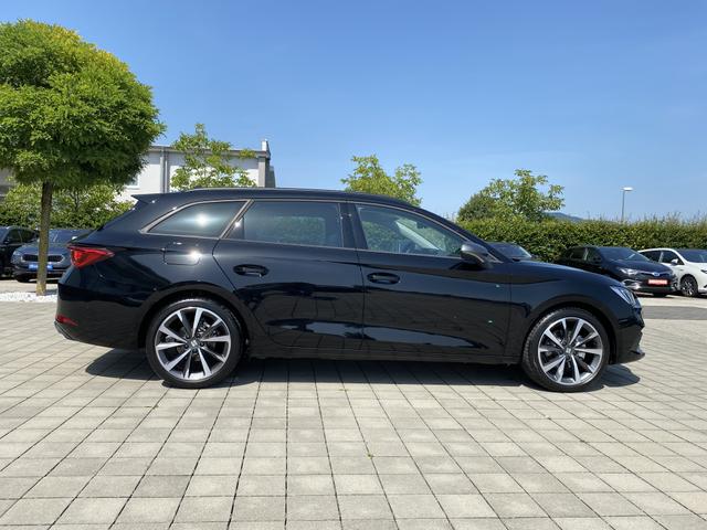 Seat Leon Sportstourer ST FR Beifahrerseite 