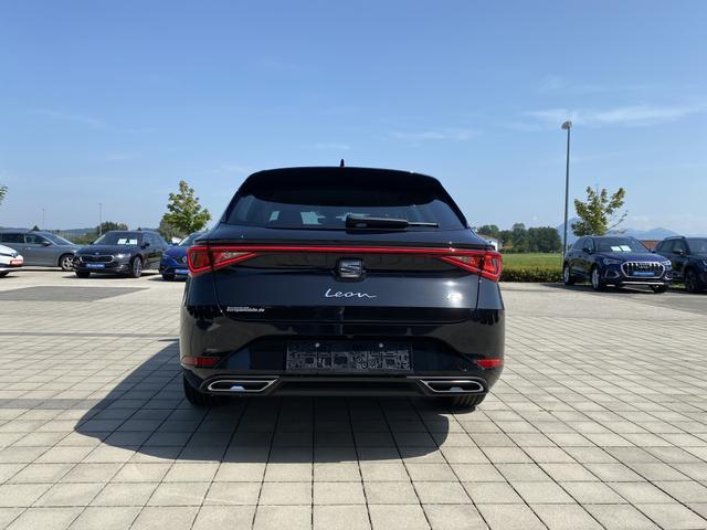  Seat Leon Sportstourer ST FR hinten 