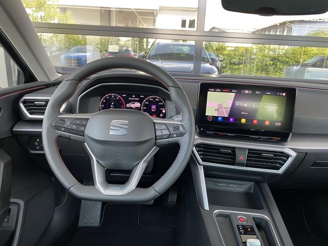 Seat Leon Sportstourer ST FR 1.5 eTSI Innenraum Multimedia Lenkrad