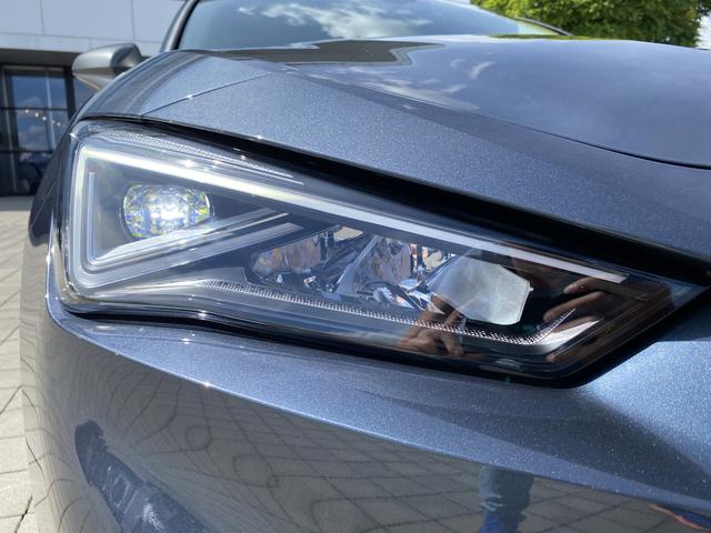 Seat Leon Sportstourer ST FR 1.5 eTSI Scheinwerfer 