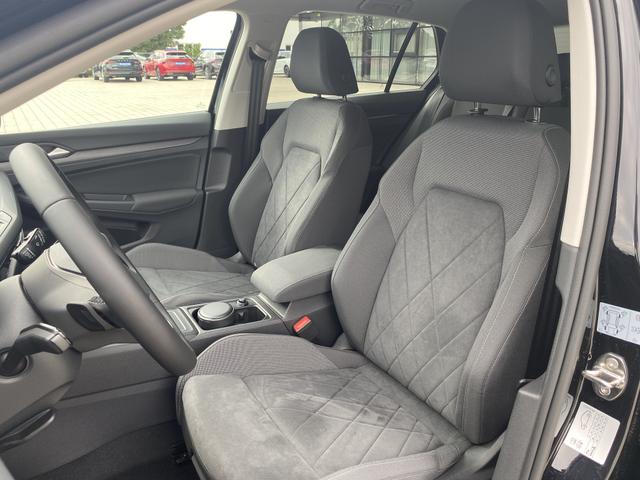  VW Golf 8 Style 2021 Fahrer und Beifahrersitze 