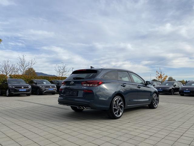 Hyundai i30 Kombi hinten 
