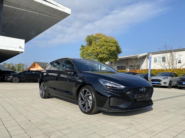 Hyundai i30 Kombi - N Line Premium (D4) 1.5 T-GDI MHEV 160 DCT|LED|PANO|NAVI|VIRTUAL|SHZ|UVM.(Vorlauf 13.09.2025)