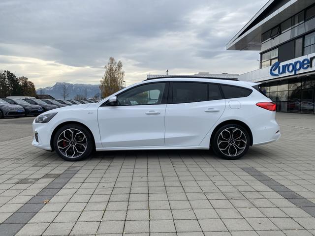 Fahrerseite Ford Focus Turnier ST-LINE 