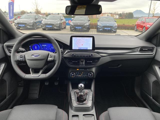 Innenraum Ford Focus Turnier ST-LINE X 1.0 EcoBoost