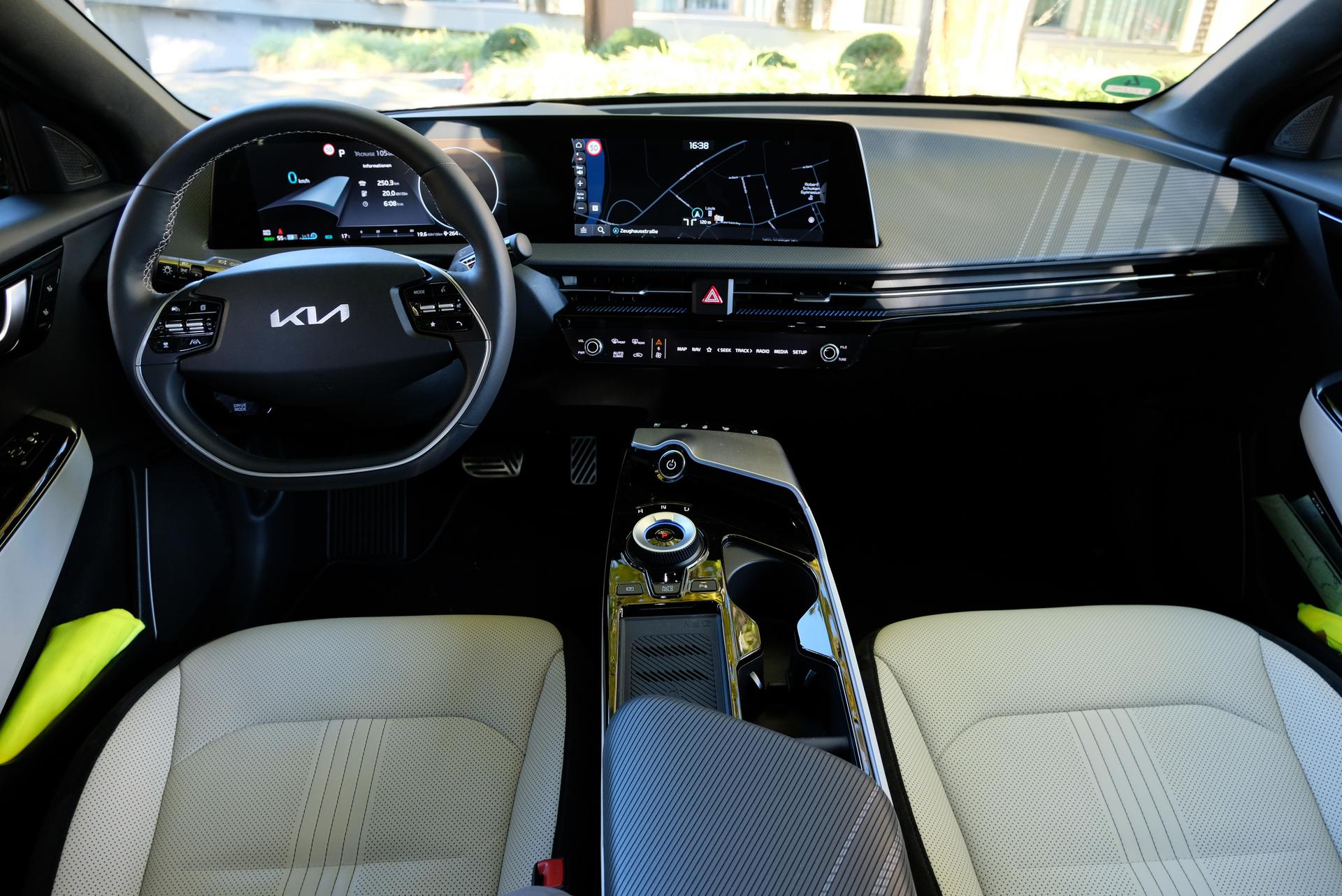 Kia EV6 Innenraum das Panoramadisplay im Touchscreen für das
Infotainment- und das Navigationssystem