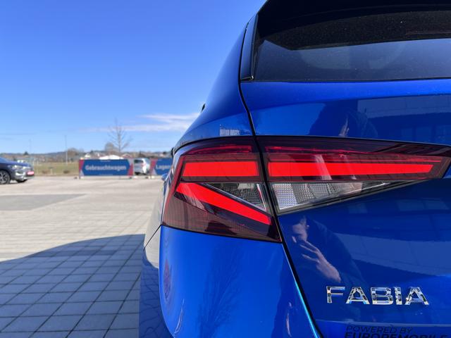 Skoda Fabia Style (D4) 1.0 TSI 110 DYNAMIC|NAV|KAM|VIRTU|PANO|LED|16"|5J-GAR|UVM. 
