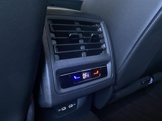  VW Golf 8 R-Line Mittelkonsole Luftdüsen