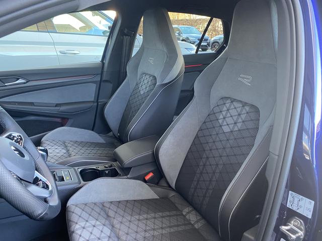 VW Golf 8 R-Line Polsterung