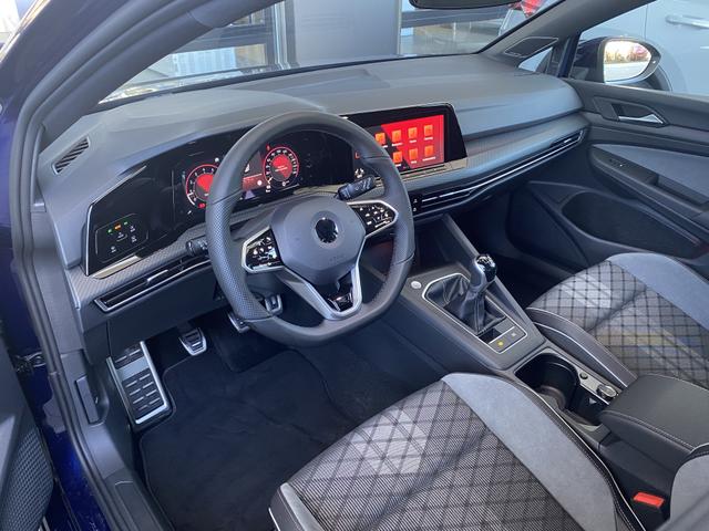  VW Golf 8 R-Line Innenraum