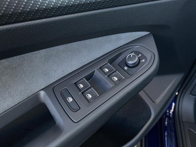  VW Golf 8 R-Line Fahrertür Innenraum