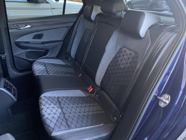  VW Golf 8 R-Line Rücksitzbank 