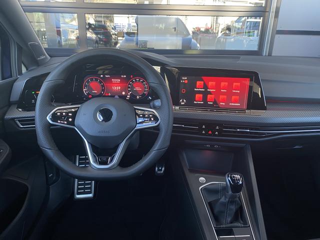  VW Golf 8 R-Line Innenraum Cockpit Lenkrad 