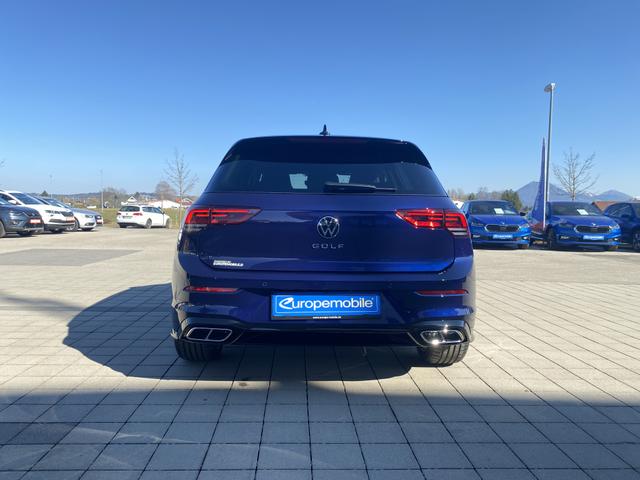  VW Golf 8 R-Line hinten 