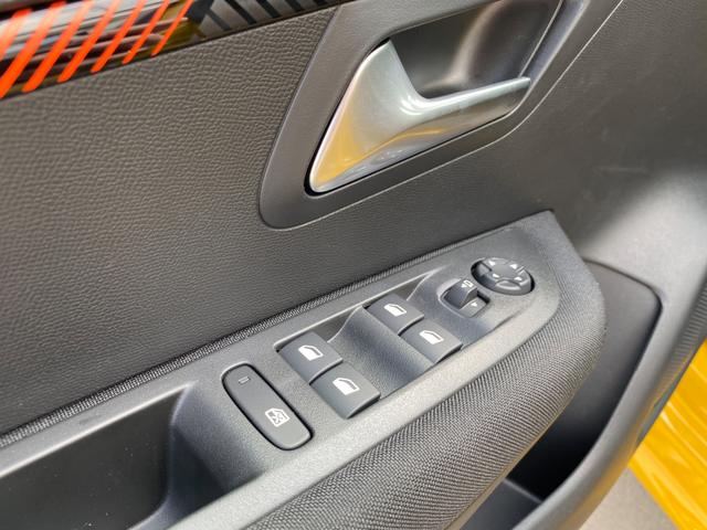 Fahrertür Innenraum Peugeot 208 Active Pack 1.2 PureTech