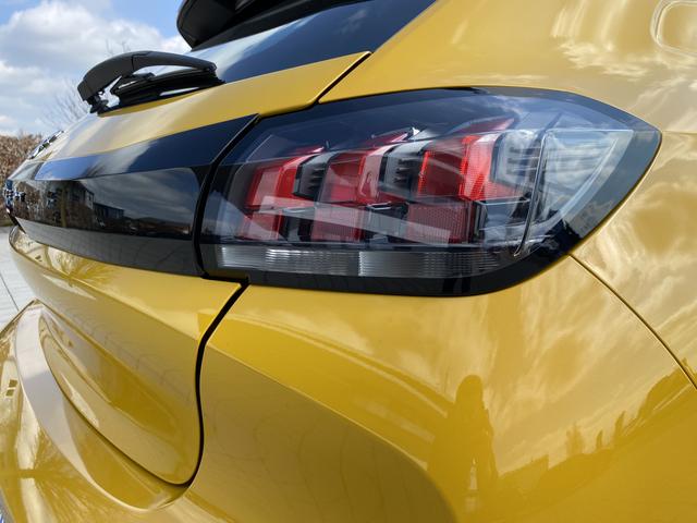 Rückleuchte Peugeot 208 Active Pack 1.2 PureTech