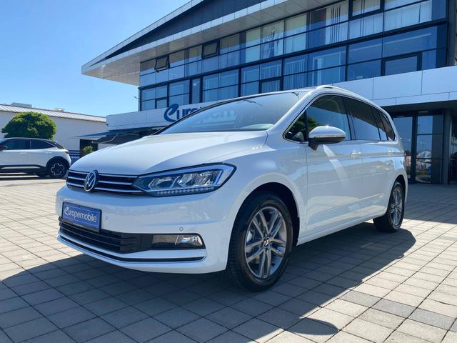 Front VW Touran Highline 1.5 TSI 150 DSG