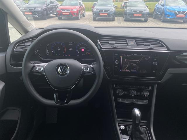 Innenraum Lenkrad Multimedia Touran Highline 1.5 TSI