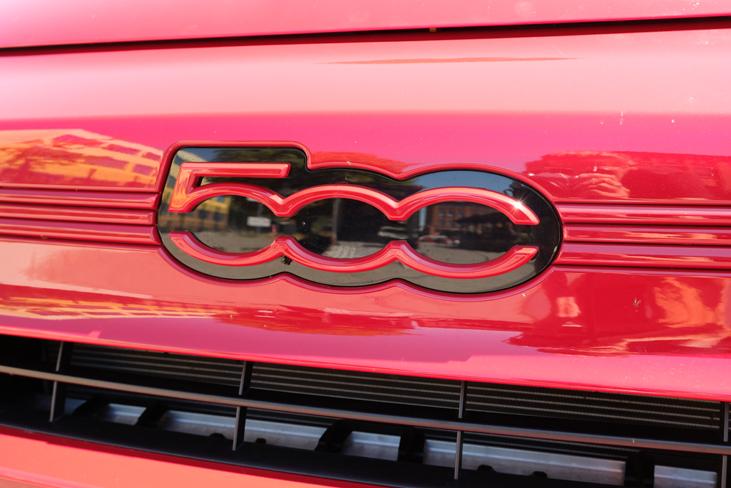 Emblem Fiat 500X Hybrid