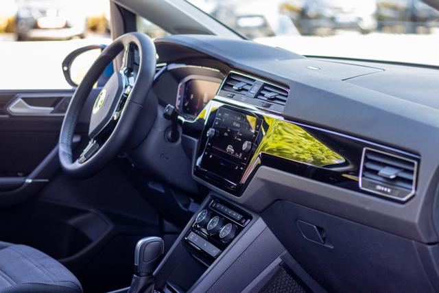 Innenraum VW Touran Highline 1.5 TSI 150 DSG