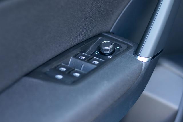 Fahrert&uuml;r VW Touran Highline 1.5 TSI 150 DSG