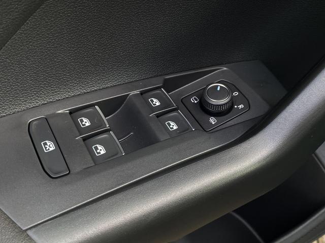Fahrert&uuml;r VW T-Cross Style
