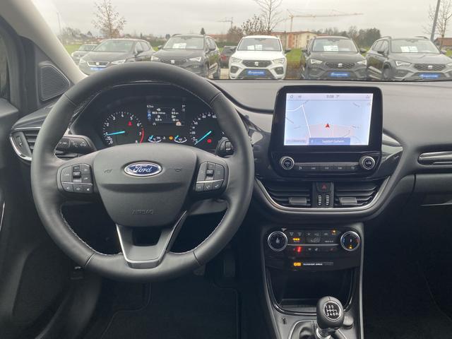 Innenraum Lenkrad Multimedia Ford Puma Titanium