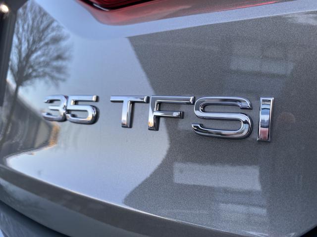 Emblem Audi Q3 Sportback Basis 