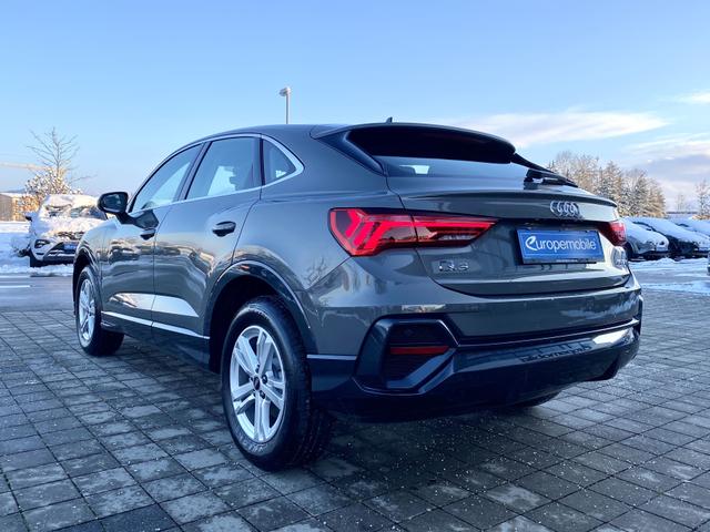 Hinten Audi Q3 Sportback Basis 35 TFSI S tronic