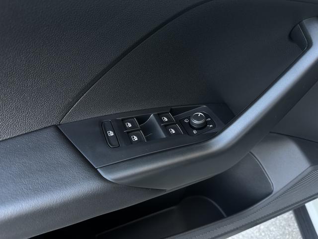 Fahrert&uuml;r Highlights VW T-Cross Style 