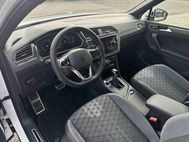 Interieur VW Tiguan R-Line (D6 Promo) 1.5 TSI OPF ACT DSG 150