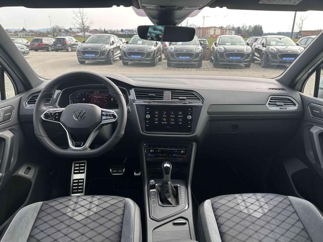 Innenraum VW Tiguan R-Line (D6 Promo) 1.5 TSI OPF ACT DSG 150