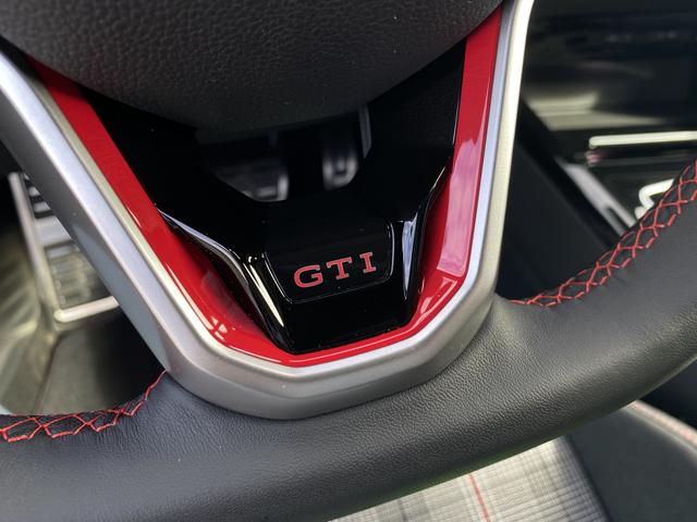 Emblem Lenkrad VW Golf GTI 2.0 TSI 245 DSG (Lager)