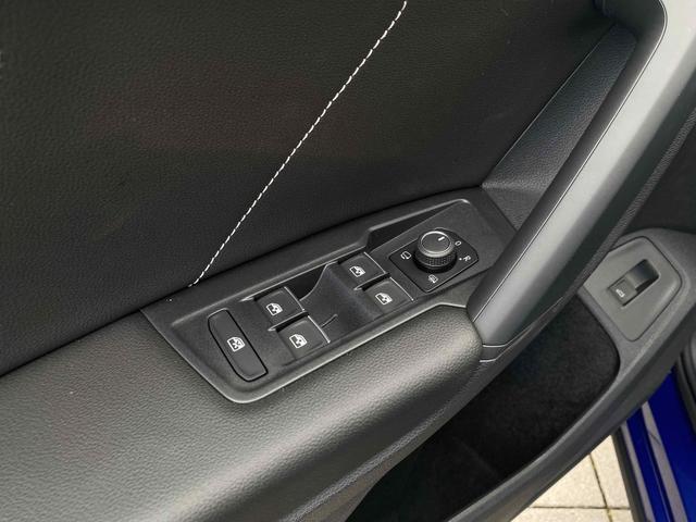 Fahrert&uuml;r highlights VW Tiguan R-Line
