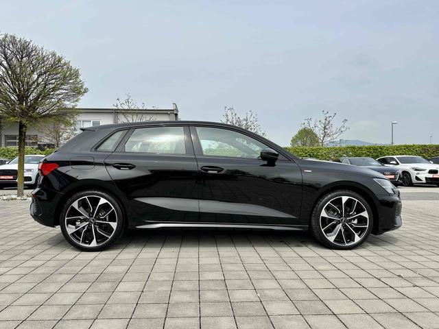 Beifahrerseite Audi A3 Sportback S-line