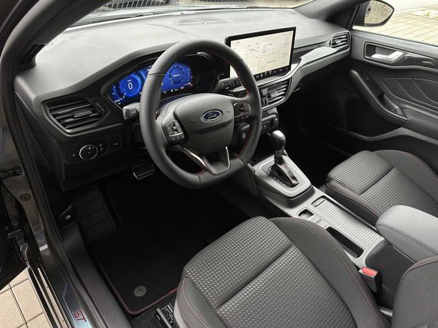 Innenraum Ford Focus Turnier ST-Line X 