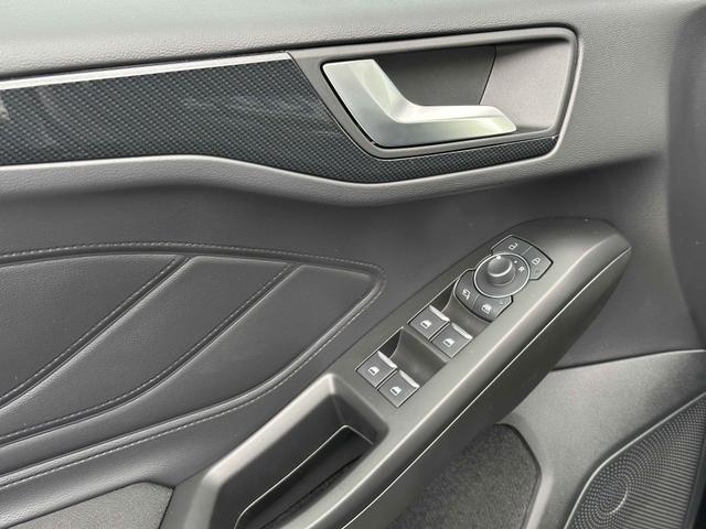 Fahrertür Highlight Ford Focus Turnier ST-Line X