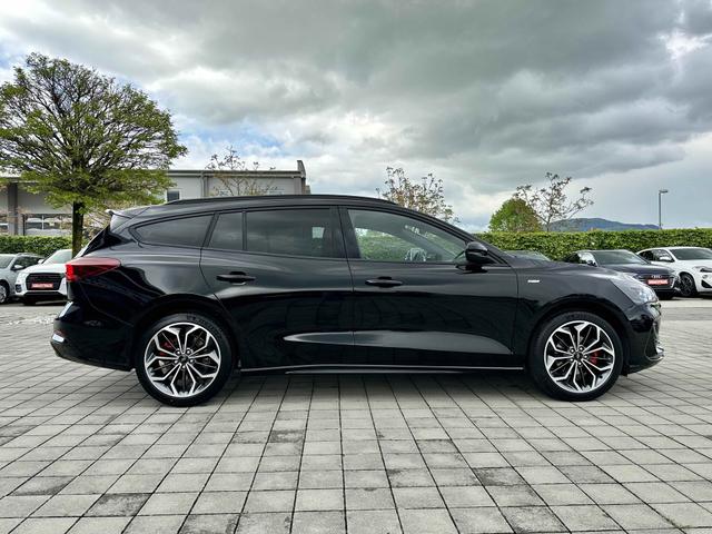 Beifahrerseite Ford Focus Turnier ST-Line X