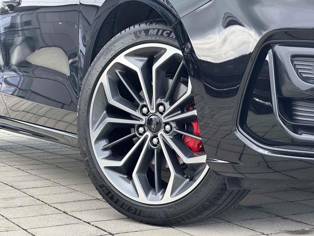 Alufelge Ford Focus Turnier ST-Line X Agate Black Metallic