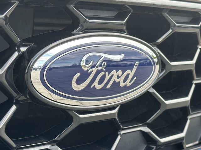Emblem am Grill Ford Focus Turnier ST-Line X
