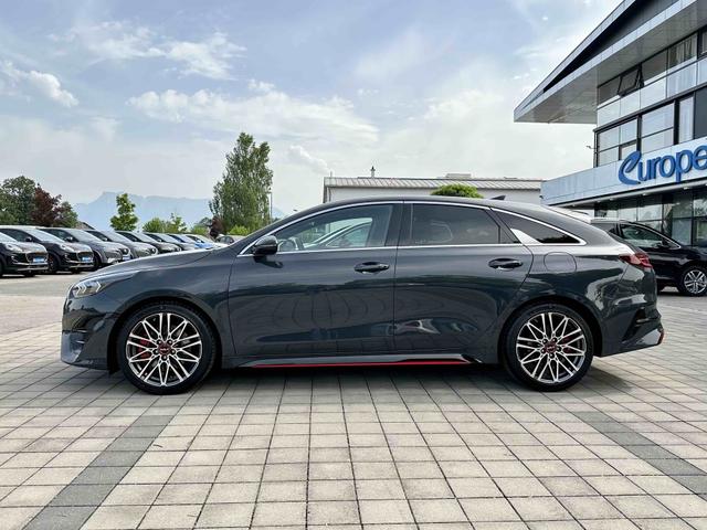 Fahrerseite Kia ProCeed GT 1.6 T-GDI DCT MJ2023 