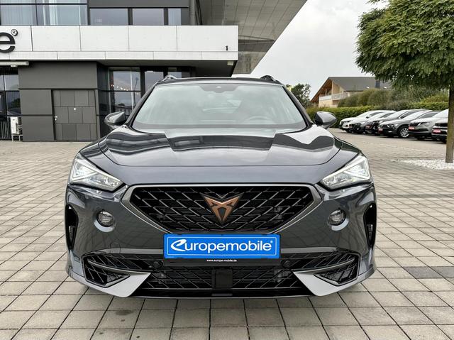 Vorne Cupra Formentor VZ 2.0 TSI 4Drive 310 PS DSG 