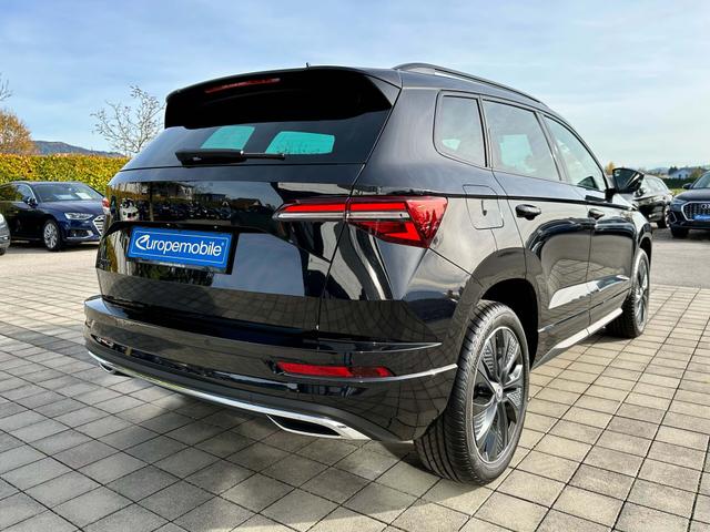 Hinten Skoda Karoq 2025 SPORTLINE 1.5 TSI 110 kW DSG