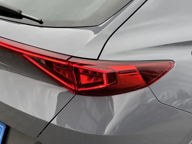 LED R&uuml;ckleuchte Cupra Formentor 1.5 TSI 150 PS DSG