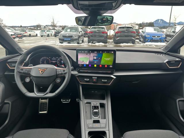 Innenraum Cupra Leon Sportstourer VZ NAVI WINTER 2.0 TSI 228kW