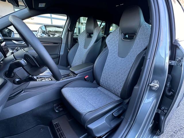 Polsterung Vordersitze Skoda Octavia Combi SPORTLINE 2025 