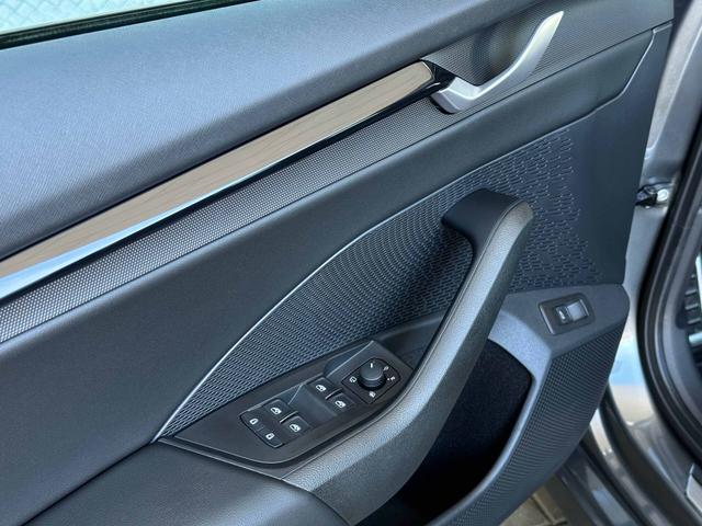 Fahrertür Highlights Skoda Octavia Combi SPORTLINE 2025 