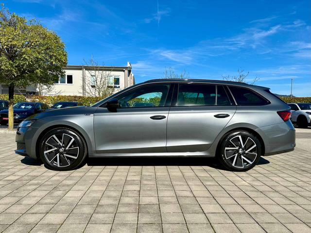 Fahrerseite Skoda Octavia Combi SPORTLINE 2025 