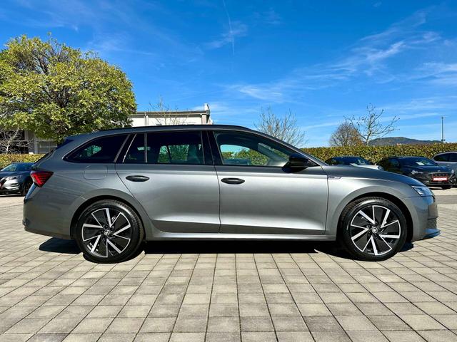 Beifahrerseite Skoda Octavia Combi SPORTLINE 2025 